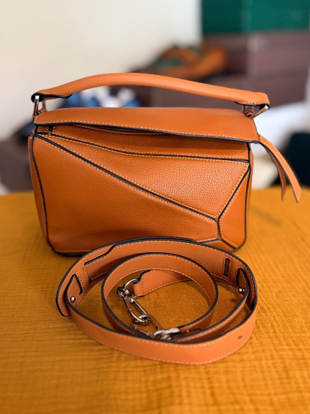 *pre-loved* vegan leather geometric satchel